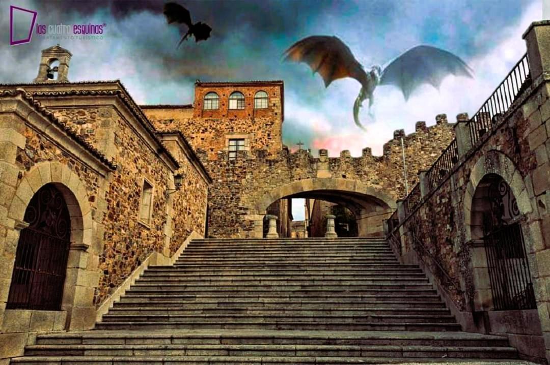 Cuatro Esquinas De * Caceres