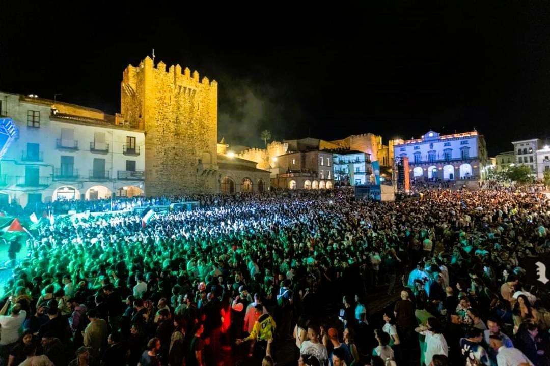 Apartment Cuatro Esquinas De Caceres